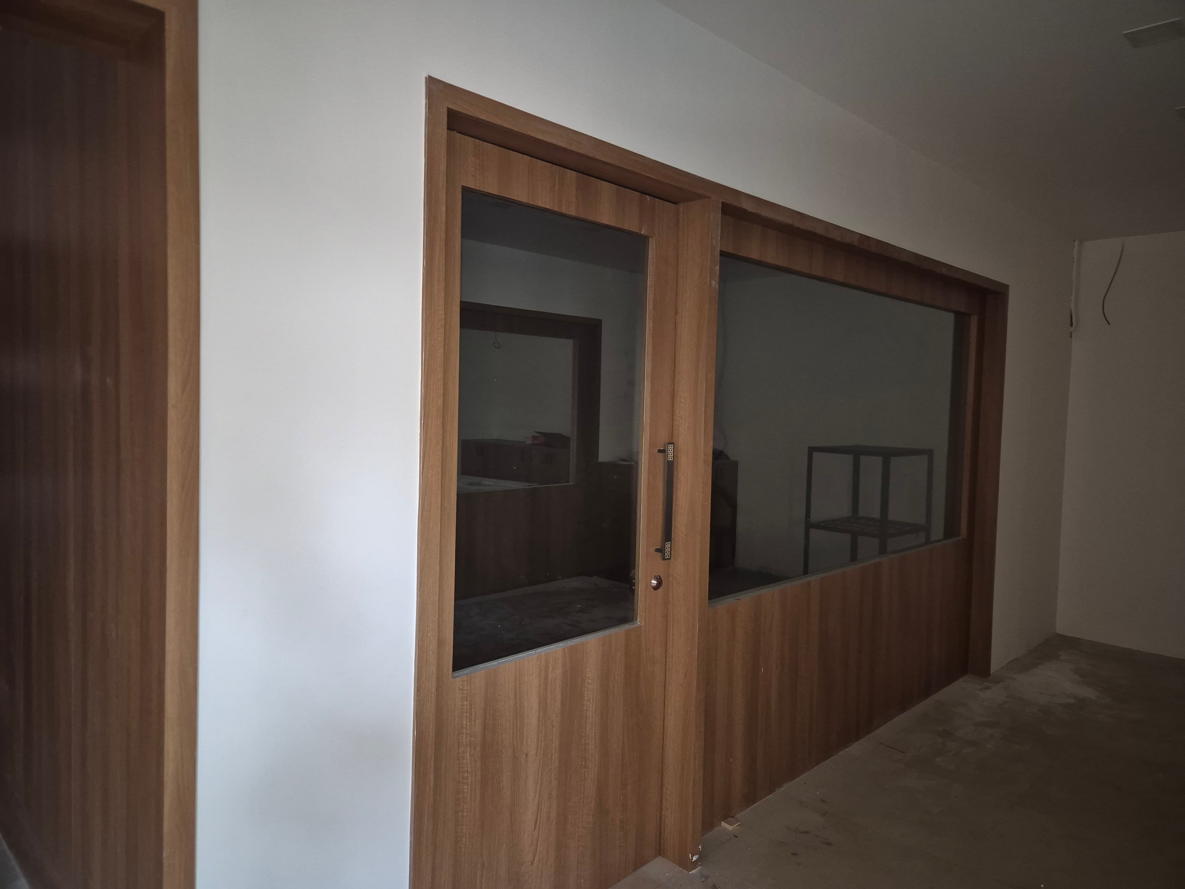 850 sqft Semi Furnished Office Space gallery image 3